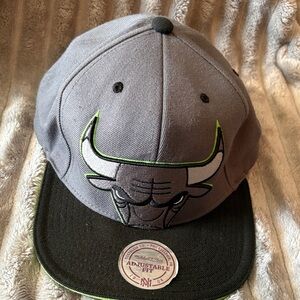 Mitchell & Ness Gray and Black Kids Chicago Bulls SnapBack Hat